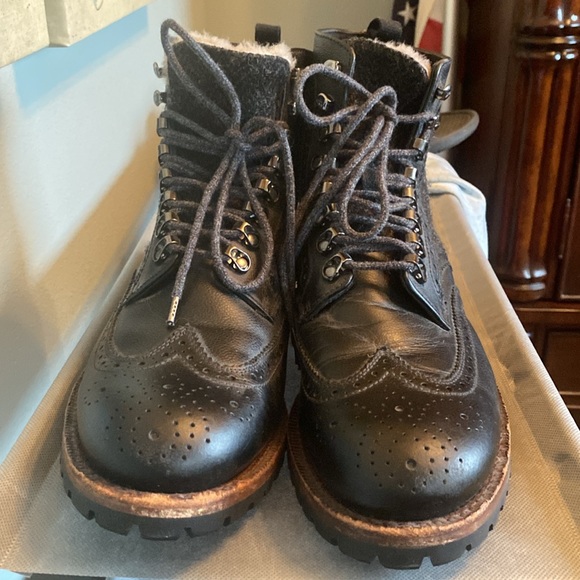 Men’s, shearling lined, leather, lace up Frye boots never worn. - Picture 6 of 7